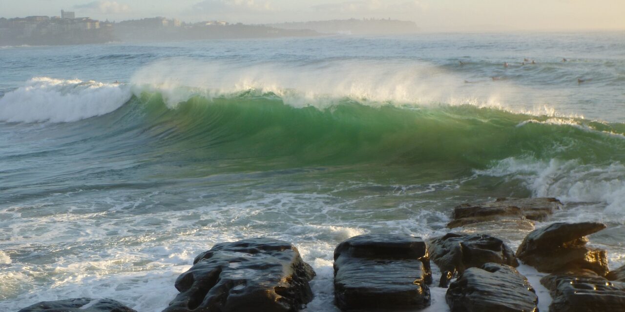 05/04/2012 – Great Wall of Manly